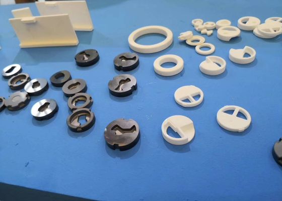 Mohsの9硬度、3.8-3.9 G/Cm3と陶磁器高密度白い酸化アルミニウム