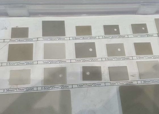 8-9 のダイエレクトリック常数を持つ滑らかなアルミナイトライドセラミック基板