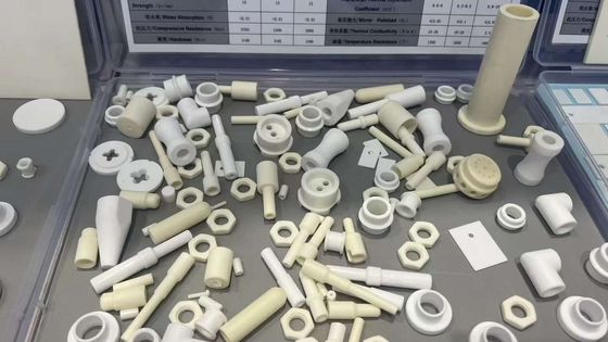 1100-1300 HV 折りたたみ強さ ジルコニア セラミックスリングチューブストッド