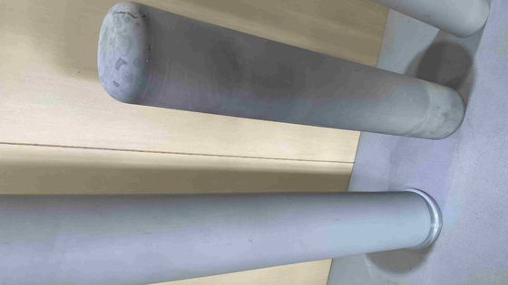 高純度黒灰色 介電性強度 シリコンナイトリド 酸性アルカリ性液体に使用される陶磁保護管