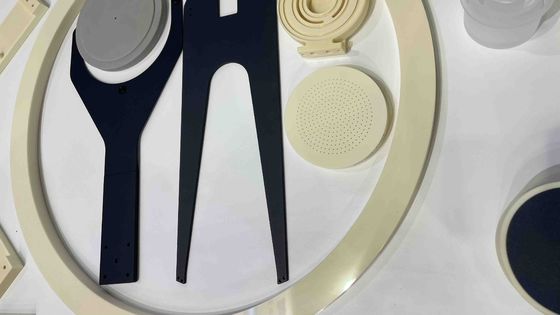 柔らかい強度 1100-1300 HV の乾圧ジルコニアセラミックチューブ