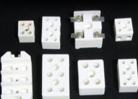 白い2つか3つのポーランド人24Aのステアタイトの製陶術のターミナル ブロックのコネクターの絶縁体