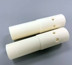 絶縁抵抗 10^12 オームセンチメートル アルミニウム酸化物セラミック、無線周波数特性と電気絶縁を提供